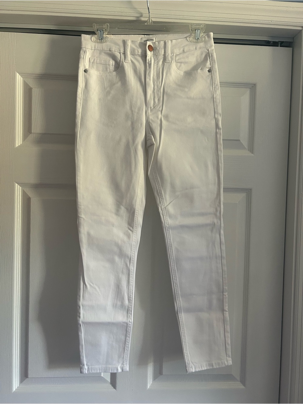 Sneak Peek White High-Rise Stretchy Skinny Jeans